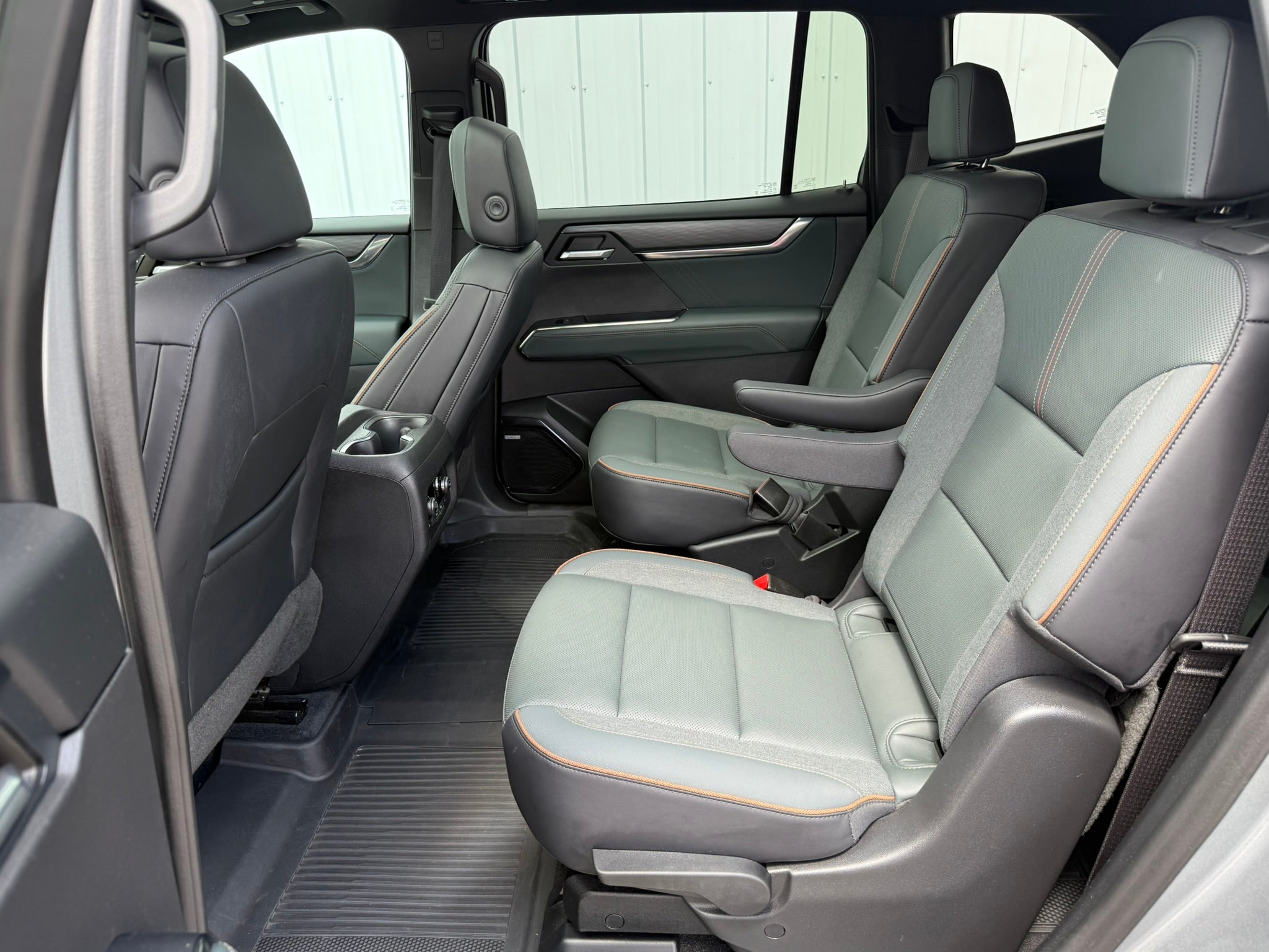 2024 GMC Acadia AT4
