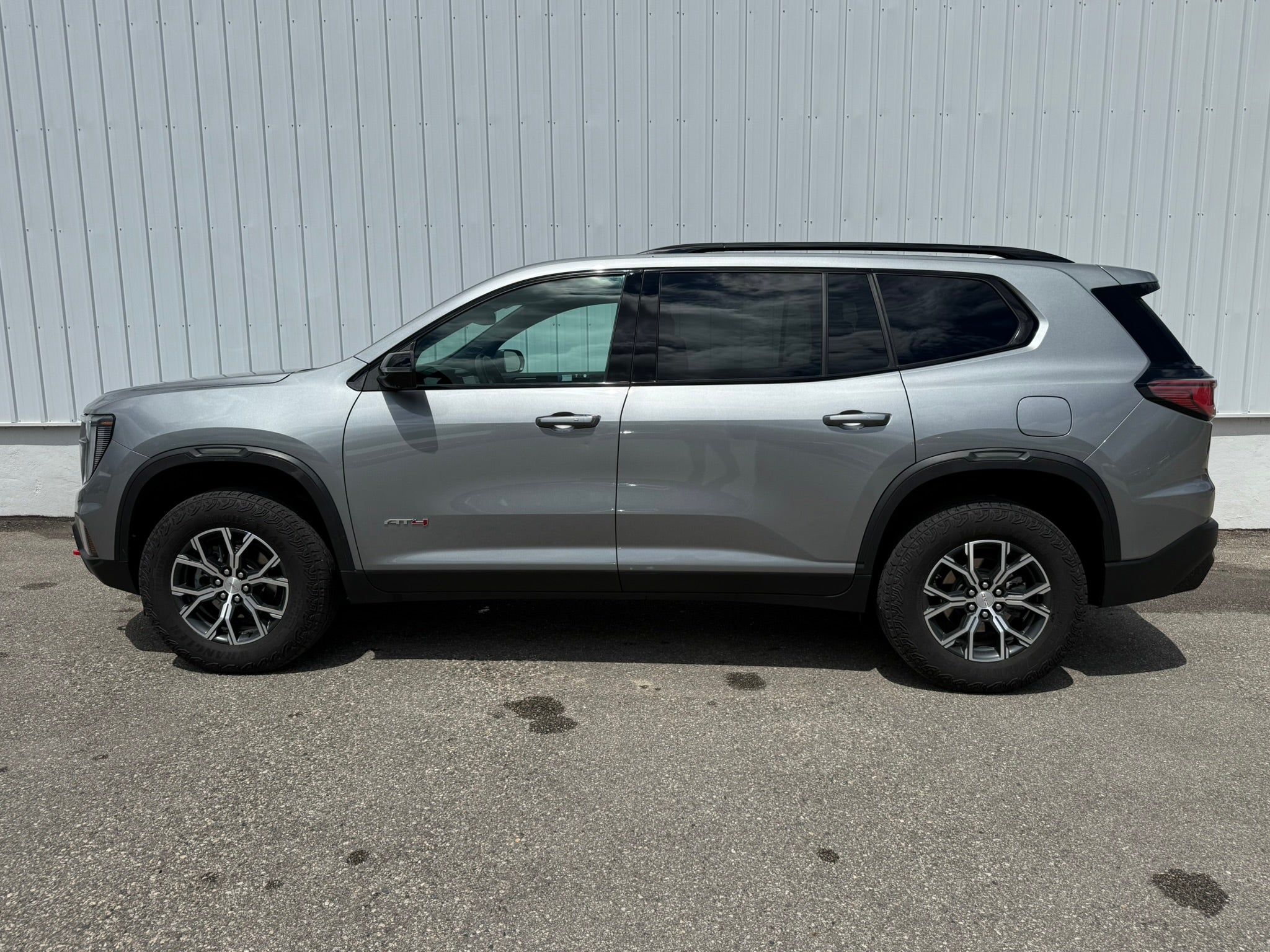 2024 GMC Acadia AT4