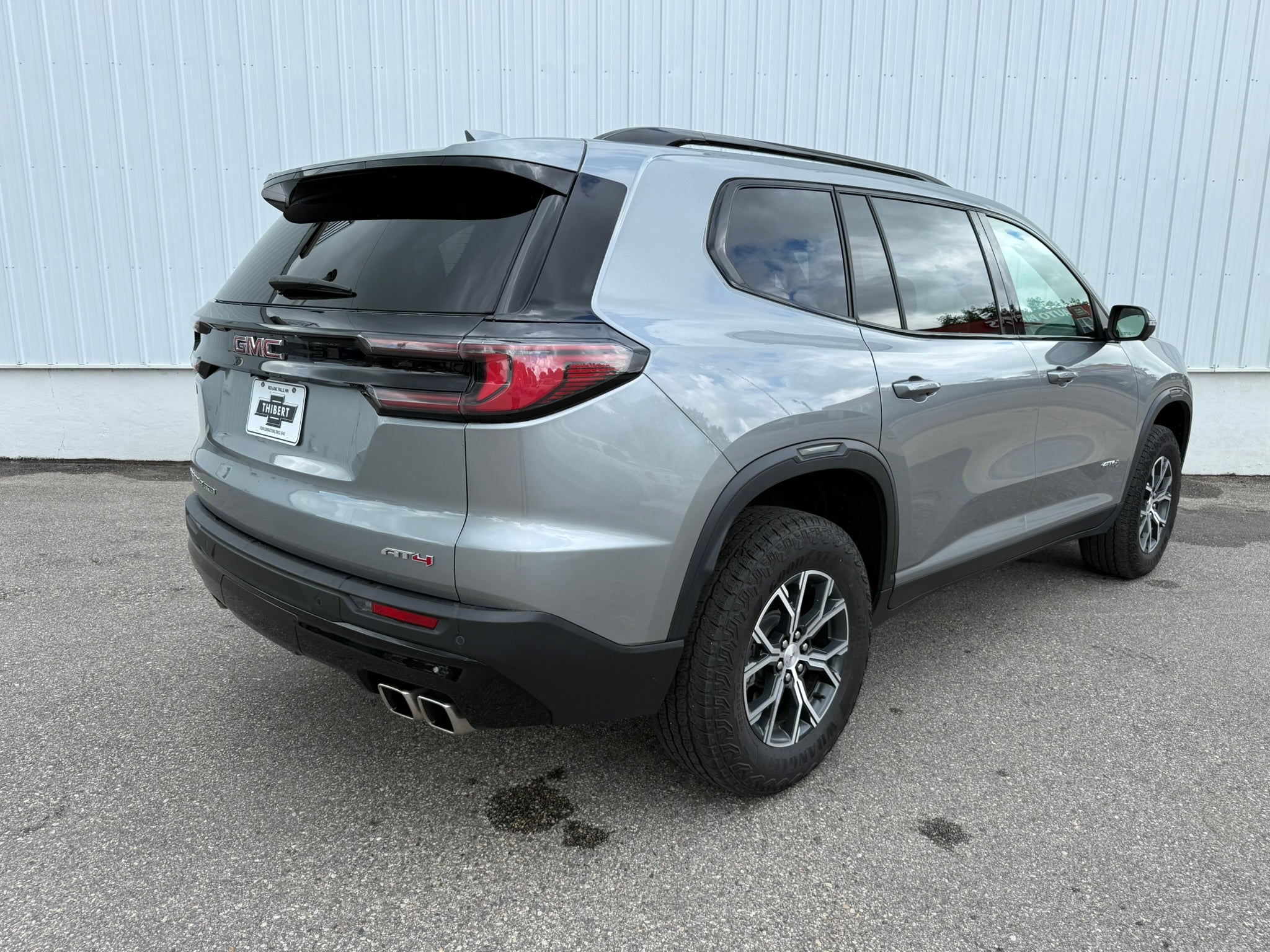 2024 GMC Acadia AT4