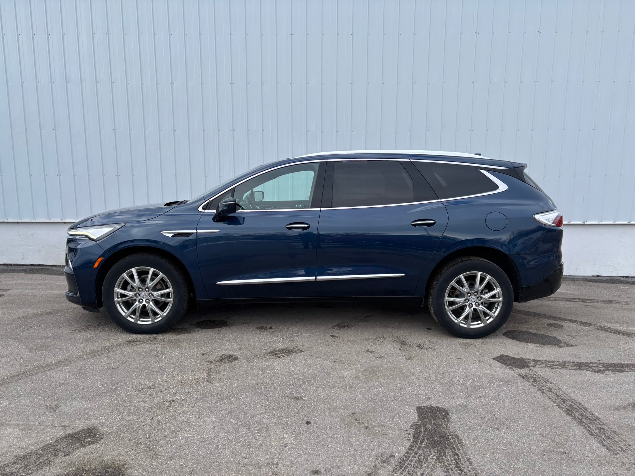 2023 Buick Enclave Base